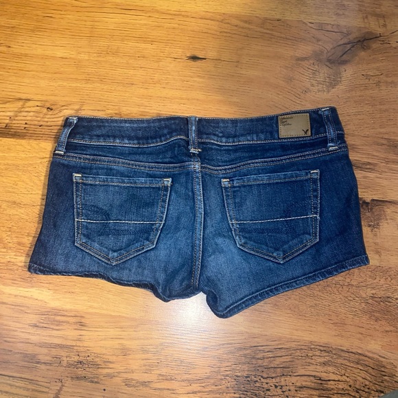 American Eagle Low rise Y2K jean shorts dark wash - Picture 3 of 3